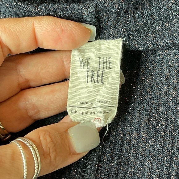 Free People We The Free Sparkly Navy Blue Button Down Cardigan Size Medium - Picture 10 of 11